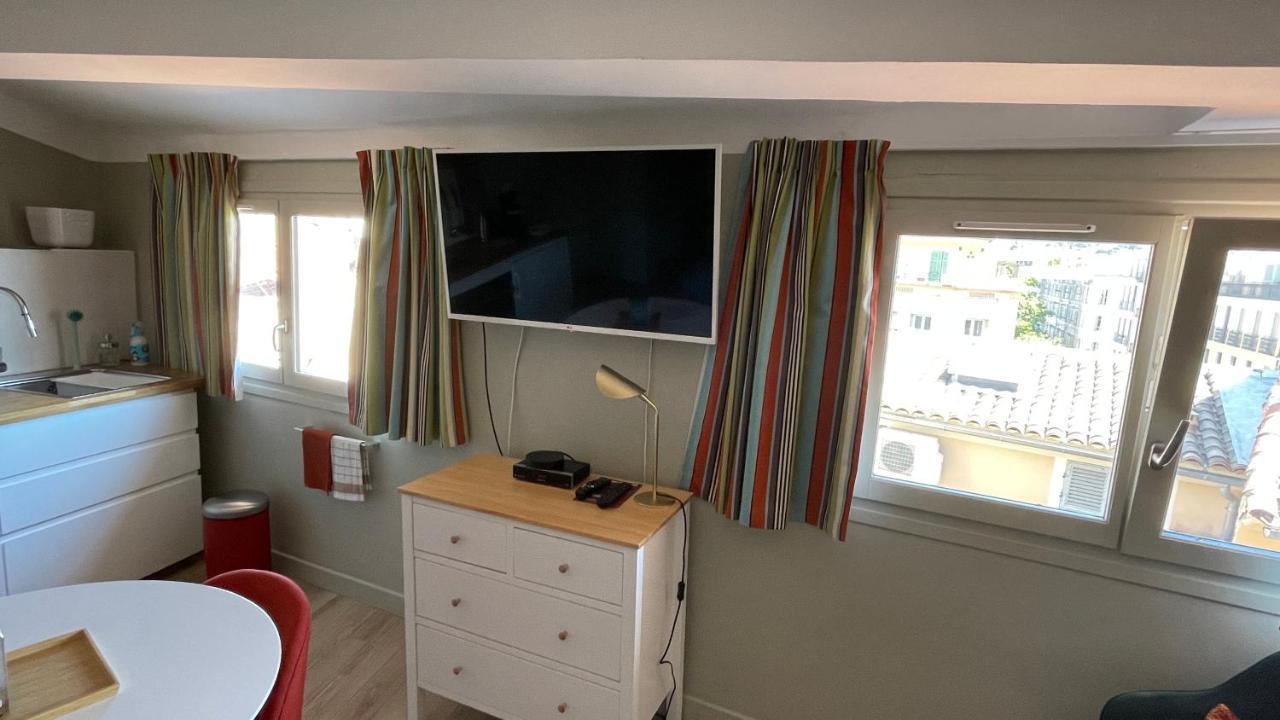 Au Coeur Du Vieux Toulon Au Calme Appartement Renove Climatise Confortable Etage Eleve Avec Ascenseur Proche Parking Et Toutes Commodites Exterior foto